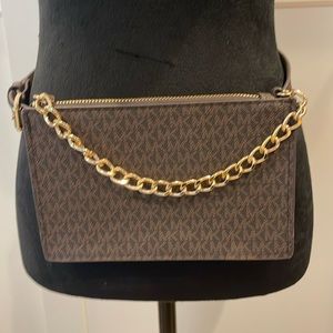 🔥EUC 💕Michael Korrs Belt Bag